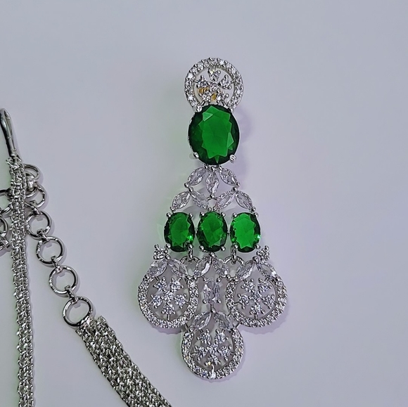 Emeralds Necklace Set/ Green Necklace Earrings TIKKA Set / Kiara Bridal Jewelry - Picture 4 of 6